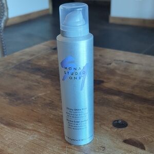 Monat Studio One Glossy Shine Mist
